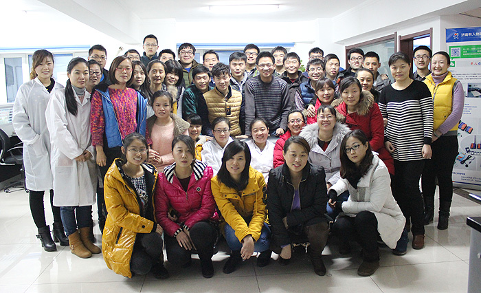 long8唯一官网登录网合影