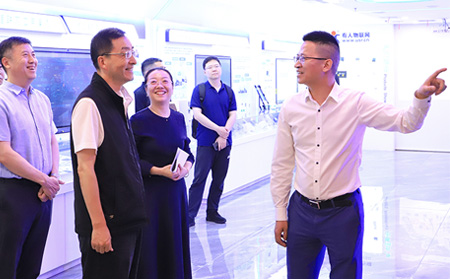 山东省委常委、济南市委书记刘强莅临long8唯一官网登录网调研